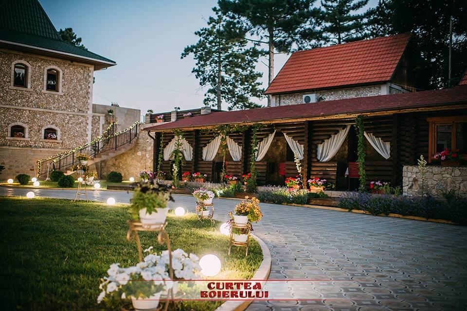 Curtea Boierului Hotel Peresecina エクステリア 写真